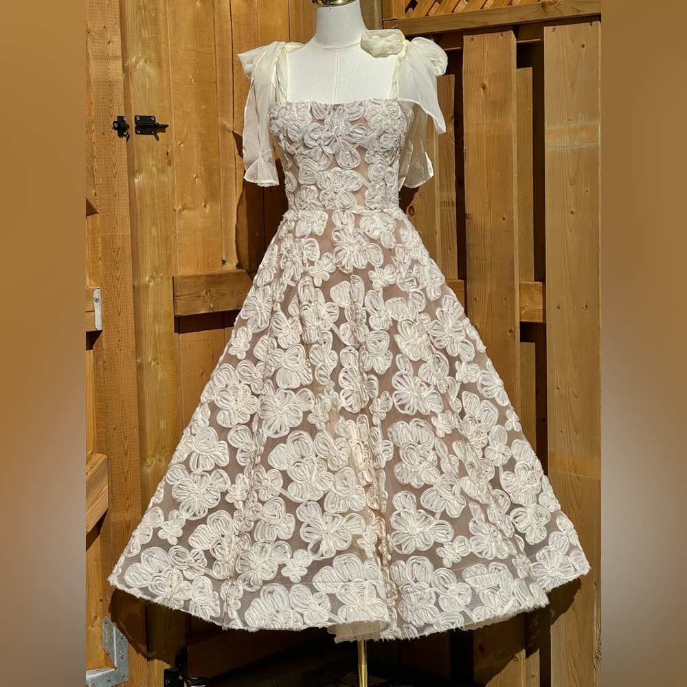 🆕 BRONX & BANCO 🧿 NWOT Sabrina White Bridal Midi Dress, Sz L / US 8 - Picture 4 of 17